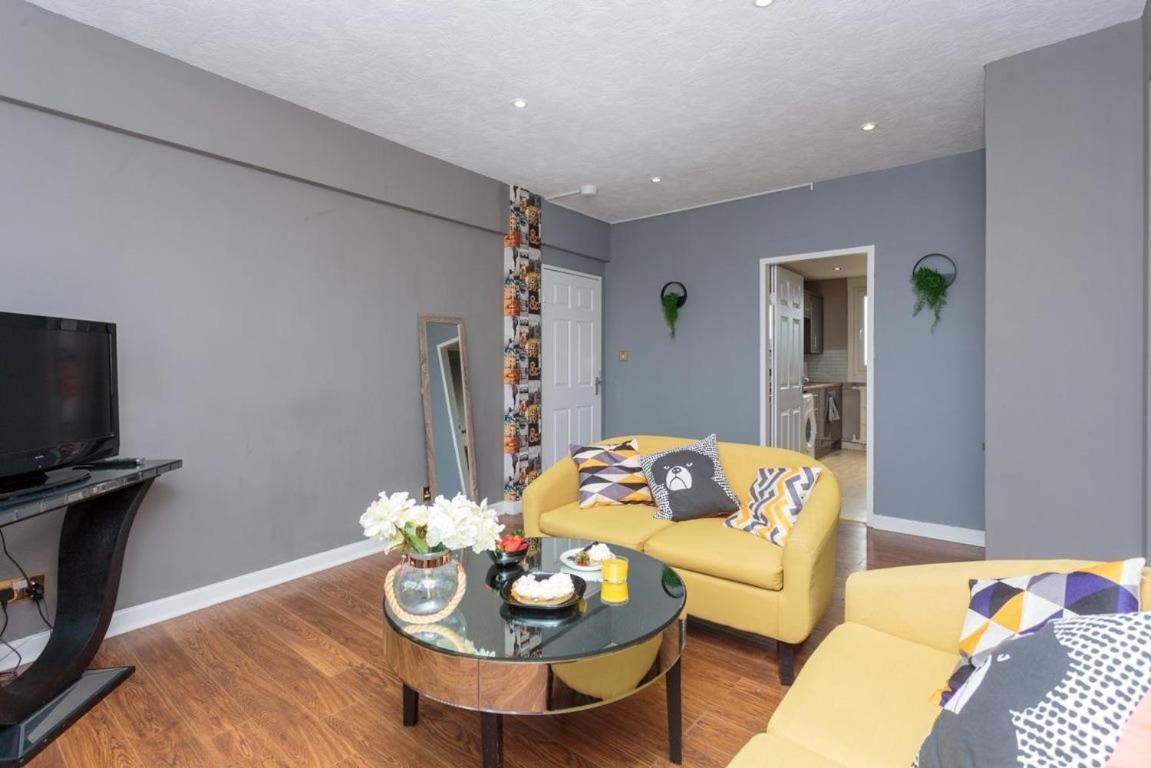 Gorgeous 3-Bed Flat, 15 Minutes To City Centre Edimburgo Exterior foto