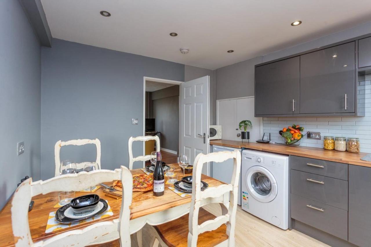 Gorgeous 3-Bed Flat, 15 Minutes To City Centre Edimburgo Exterior foto