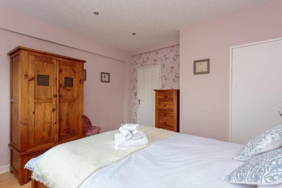 Gorgeous 3-Bed Flat, 15 Minutes To City Centre Edimburgo Exterior foto