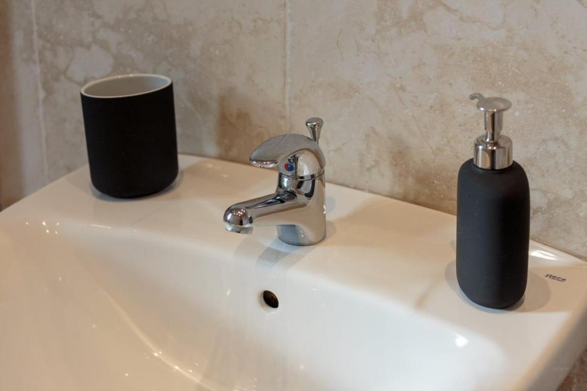 Gorgeous 3-Bed Flat, 15 Minutes To City Centre Edimburgo Exterior foto