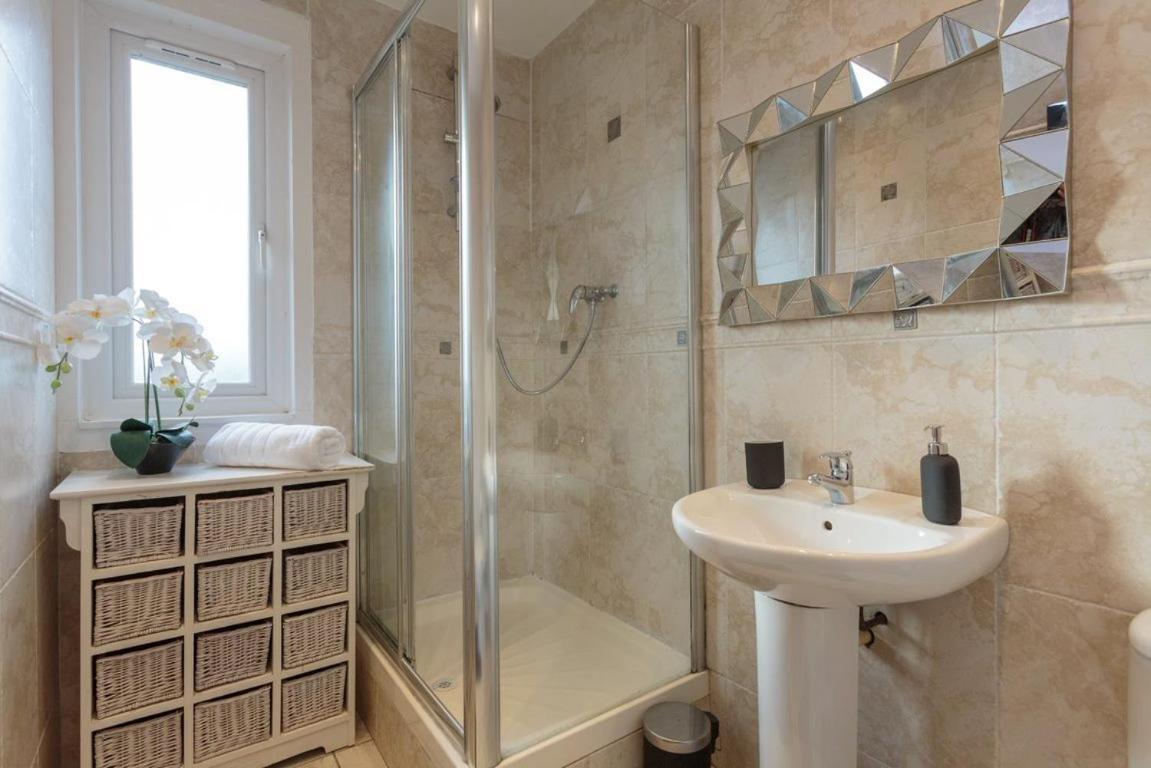 Gorgeous 3-Bed Flat, 15 Minutes To City Centre Edimburgo Exterior foto
